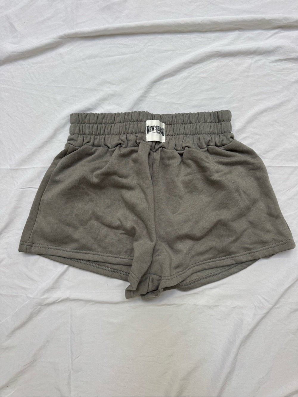 Classic Elastic-Waist Women’s Shorts in Olive Gray